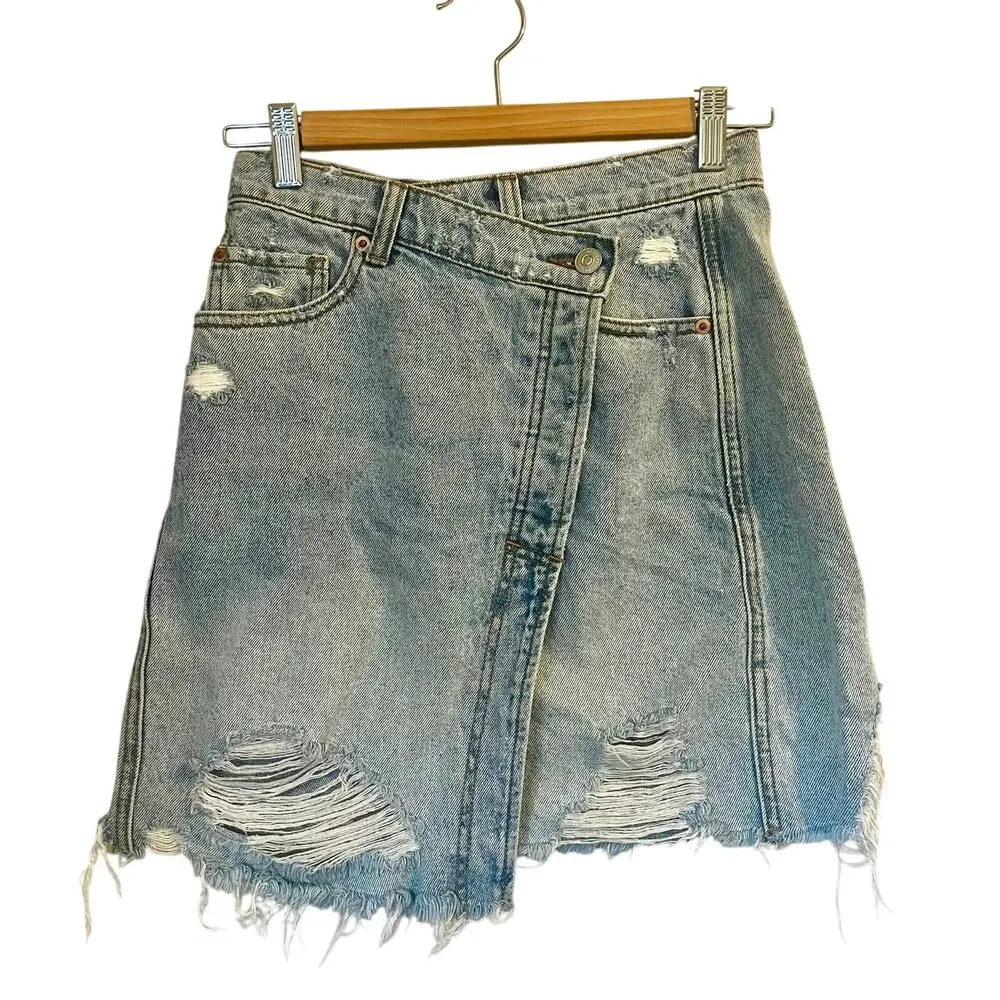 Free People Parker Wrap Distressed Denim Mini Skirt Blue Light Wash sz. 25